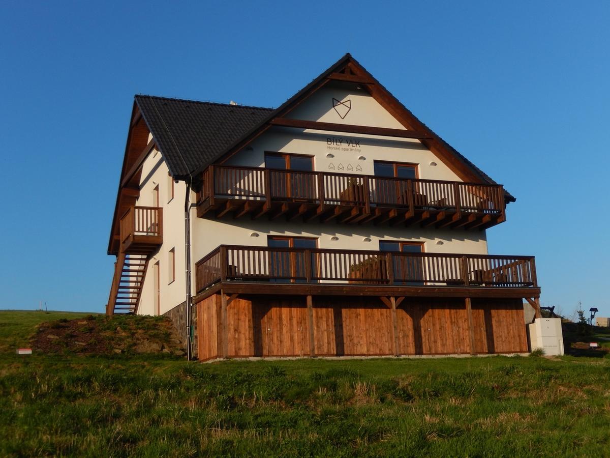 Horske Apartmany Bily Vlk Vaclavov u Bruntalu エクステリア 写真